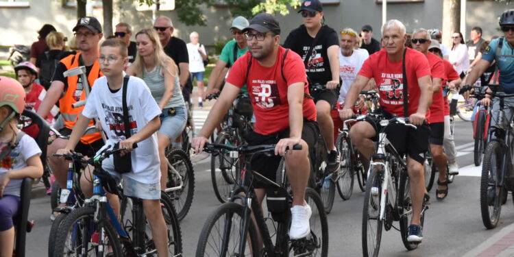 Stalowa Wola: Rajdem Honoru uczcili pamięć Powstańców