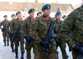 Stalowa Wola: Uczcili Święto Wojska Polskiego na rozwadowskim rynku