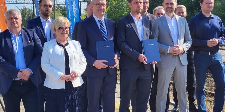 Tarnobrzeg. Umowa podpisana. Wkrótce remont linii kolejowych w regionie