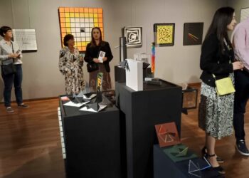 Mielec: Geometria myśli. Wystawa „Harmonia nieuchwytna. Geometria Marcina Lubery”