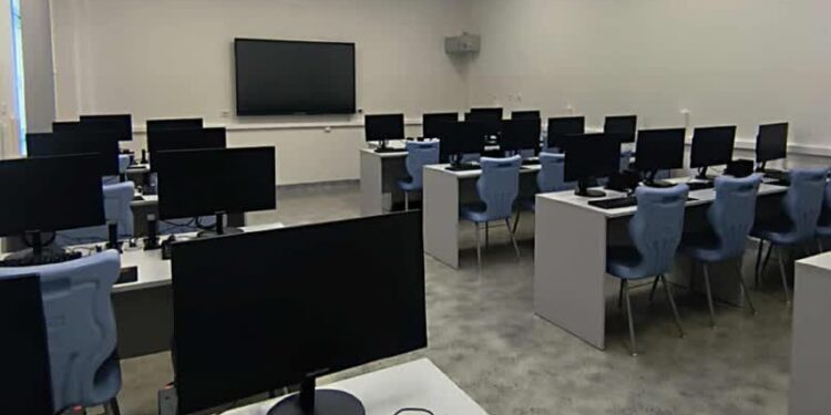 Wadowice Górne: Placówka wzbogaciła sie o nowy sprzęt komputerowy