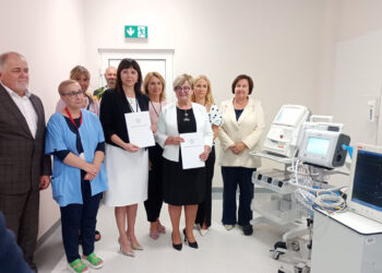 Stalowa Wola: Wojewoda przekazała sprzęt medyczny szpitalowi