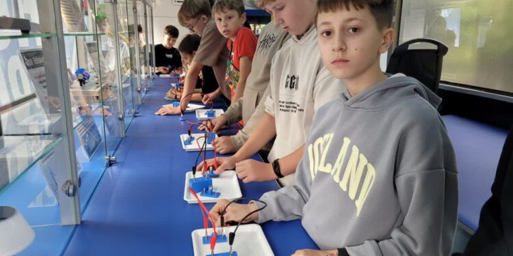 Sandomierz: Mobilne Laboratorium Naukowe „Nauka w Drodze”