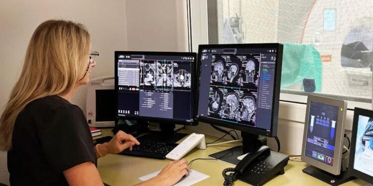 Tarnobrzeg: Nowy rezonans bada precyzyjnie