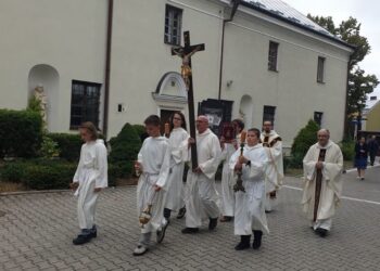 Tarnobrzeg: Udany piknik u Dominikanów. Świętowanie 121. rocznicy  koronacji obrazu Matki Bożej Dzikowskiej