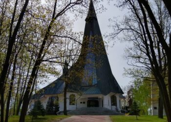 Nowa Dęba. Koncert z okazji jubileuszu parafii Podwyższenia Krzyża Świętego