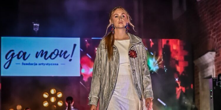 Tarnobrzeg, Krasiczyn: Moda na Wisłę i San