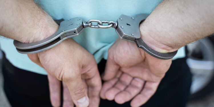 Region: Zatrzymano poszukiwanych za hodowlę konopi i przestępstwa drogowe