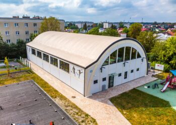 Stalowa Wola: Nowa hala sportowa przy Szkole Podstawowej nr 1 otwarta