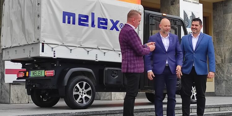 Mielec:Dom Kultury z nowym pojazdem od firmy  MELEX