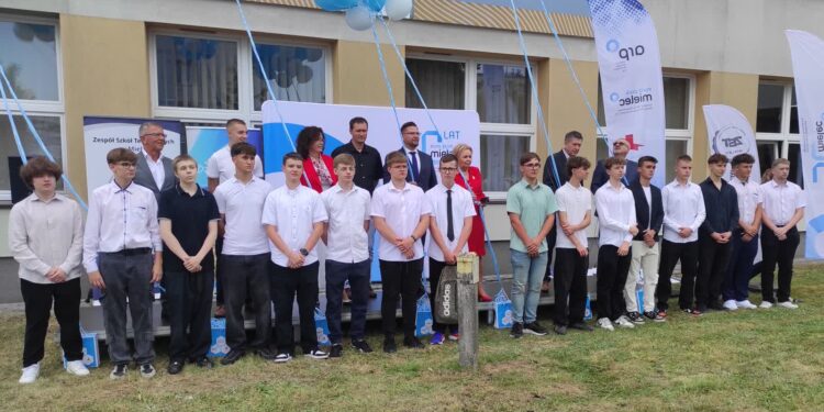 Mielec: Mural jako trwały ślad historii na budynku ZST