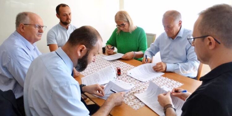 Tuszów Narodowy: Podpisano umowa na rozbudowę gminnego Ośrodka Kultury w Grochowem