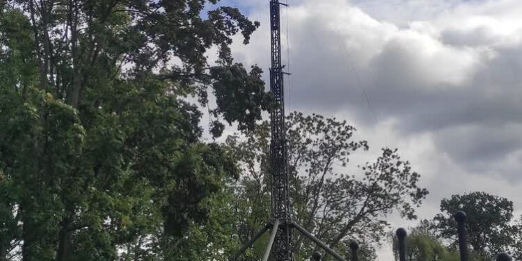 Mielec: Miejsce nadajnika wzbudza zainteresowanie mieszkańców