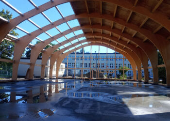 Stalowa Wola: Kolejna hala sportowa przy szkole nabiera kształtu