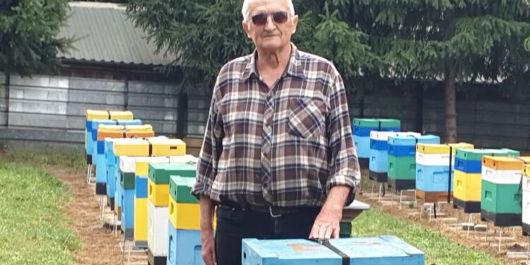 Mieczysław Rawski pszczelarz i wieloletni prezes Rejonowego Koła Pszczelarzy w Tarnobrzegu