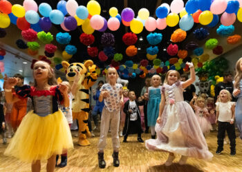 Pacanów: 16. Zjazd Postaci Bajkowych