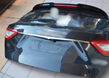 Dębica: Zlikwidowali magazyn części samochodowych pochodzących z kradzieży w Europie