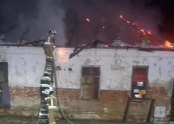 Koprzywnica. Pożar pustostanu