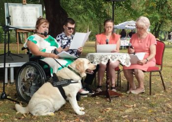 Tarnobrzeg: Czytali pod lipami [zdjęcia]