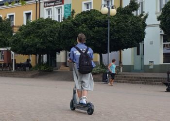 Tarnobrzeg: Bezpieczeństwo na hulajnodze. Nie czekajmy, aż statystyki będą zatrważać