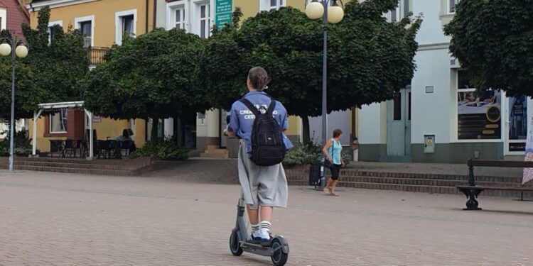 Tarnobrzeg: Bezpieczeństwo na hulajnodze. Nie czekajmy, aż statystyki będą zatrważać