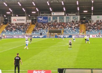 Mielec: Stal traci 3 punkty po grze w dziesiątkę