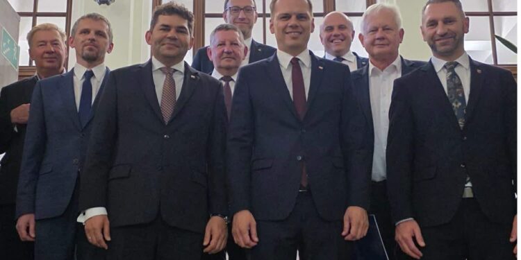 Region, Tarnobrzeg: Parlamentarny Zespół TAK dla S74: decyzja środowiskowa do października 2025