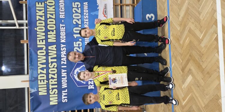 Młodzieżowa siła Czarnych Połaniec! Kolejny medal zapaśników