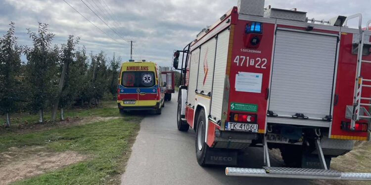 Święcica: Platforma sadownicza przejechała mężczyznę