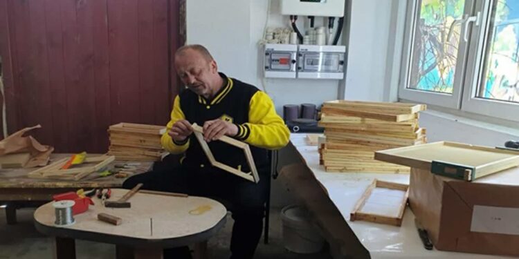 Sylwester Młynarczyk pszczelarz, założyciel Pasieki u Trutnia