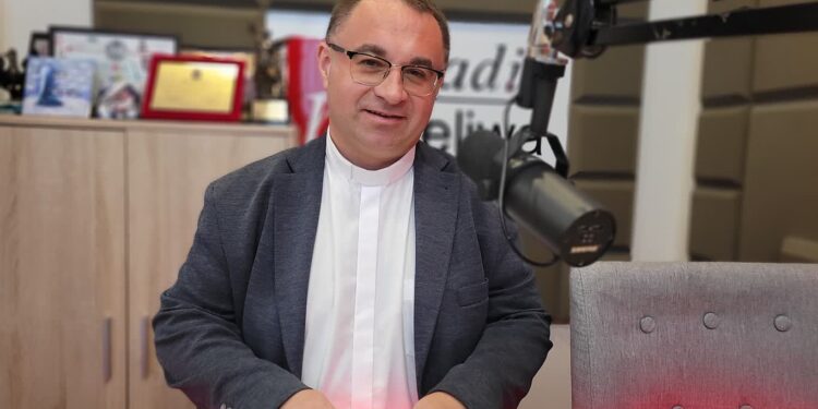 Sandomierz: Kultura, rozrywka, wartości – rozmowa z dyrektorem Katolickiego Domu Kultury ks. Tomaszem Zdybem