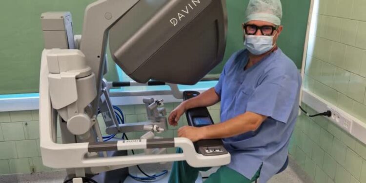 Sandomierz: Pierwsza operacja za pomocą robota chirurgicznego „Da Vinci”