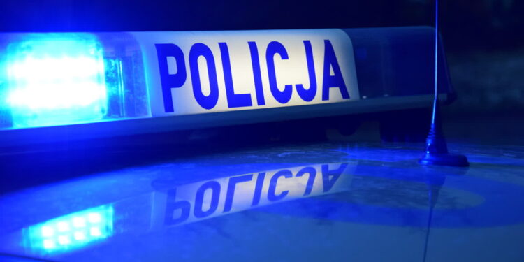 Stalowa Wola: Pościg za pijanym kierowcą zakończony uszkodzeniem radiowozu.