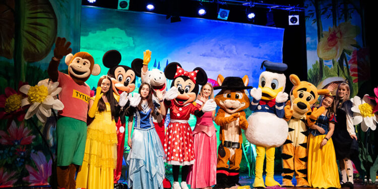 Pacanów: 16. Zjazd Postaci Bajkowych za nami!