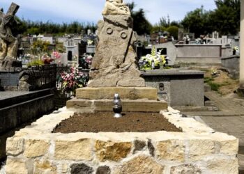 Samborzec: Przywrócono piękno zabytkowemu pomnikowi kapłana, społecznika i patrioty