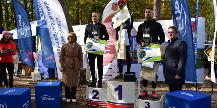 Staszów: IV Bieg Golejowskim Szlakiem & Marsz Nordic Walking