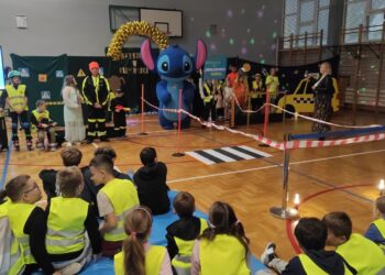 Mielec: Odblaskowy  pokaz mody „Błyszcz w Ciemności”