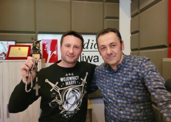 Sandomierz: Różaniec na ulicach miasta – Wojownicy Maryi zachęcają do modlitwy