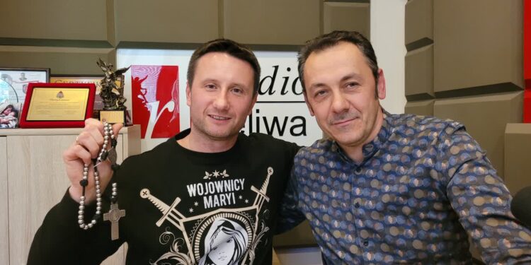 Sandomierz: Różaniec na ulicach miasta – Wojownicy Maryi zachęcają do modlitwy