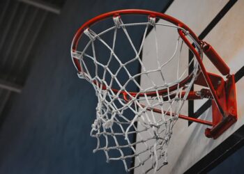 Tarnobrzeg: Koszykarska inauguracja z charytatywnym akcentem