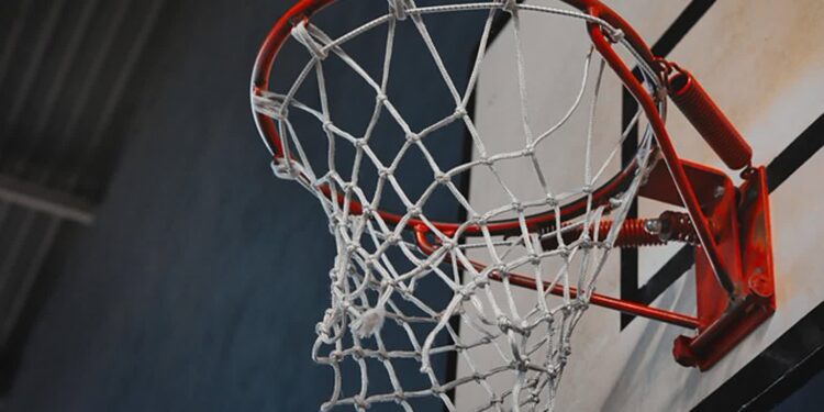 Tarnobrzeg: Koszykarska inauguracja z charytatywnym akcentem