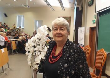 Małgorzata Gospodarczyk prezeska Stowarzyszenia Uniwersytet III Wieku w Tarnobrzegu