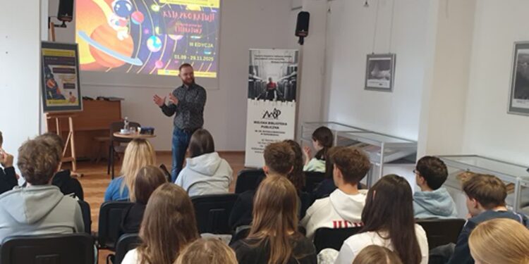 Tarnobrzeg: Terapia słowem. Spotkanie z Krzysztofem Piersą w miejskiej bibliotece