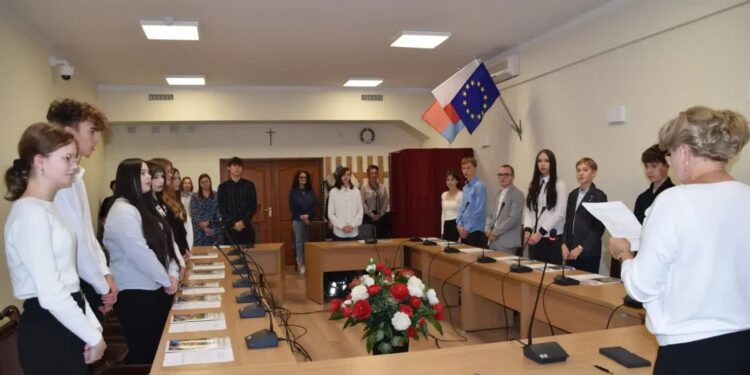 Połaniec: Pierwsza sesja Młodzieżowej Rady Miejskiej