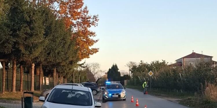 Obrazów: Ruch wahadłowy po zderzeniu samochodów