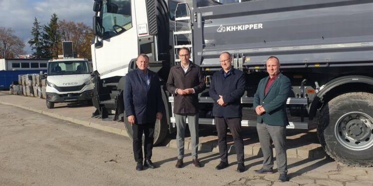 Tarnobrzeg: Wywrotka, miniładowarka i zwyżka. Trwa realizacja Programu Ochrony Ludności