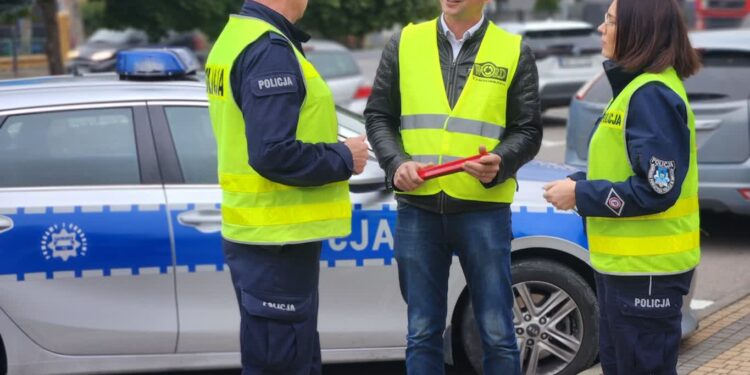Region: „Świeć przykładem! Noś odblaski!” – mielecka policja i WORD Tarnobrzeg działają na rzecz bezpieczeństwa