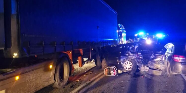 Śmiertelny wypadek na DK79 w Czekarzewicach Pierwszych