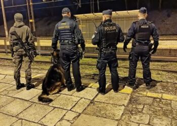 Tarnobrzeg: Wzmożone zabezpieczenia na kolei, tarnobrzescy policjanci w akcji po incydentach sabotażowych