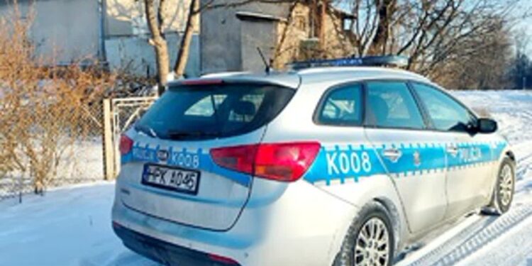 Harasiuki: Funkcjonariusze uratowali mężczyznę